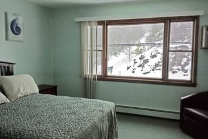 Room 5 of 10