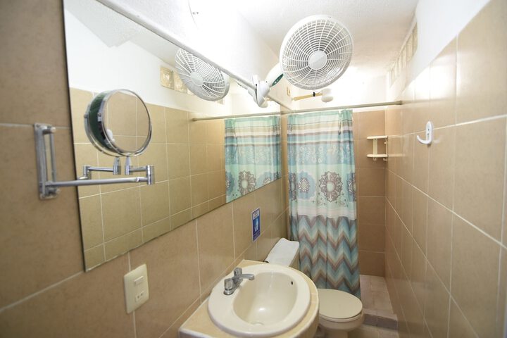 Room 16 of 49
