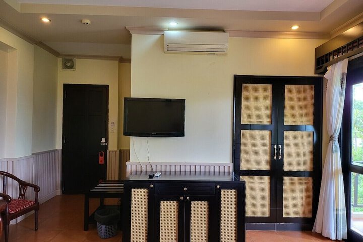 Room 15 of 46