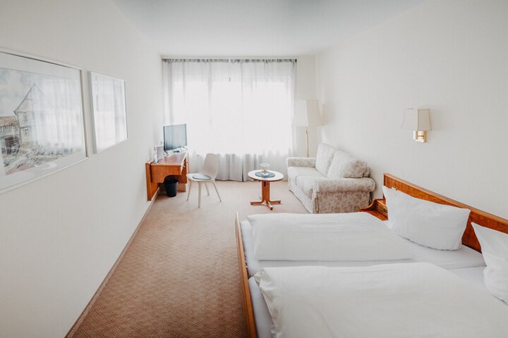 Room 17 of 49
