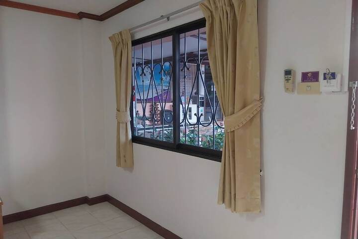 Room 52 of 89