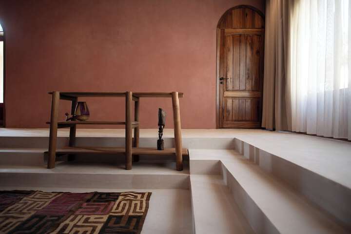 Room 47 of 136
