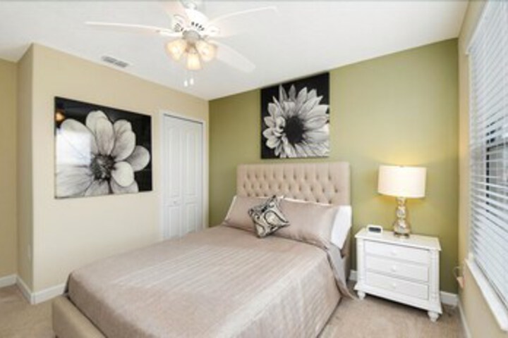 Room 22 of 35