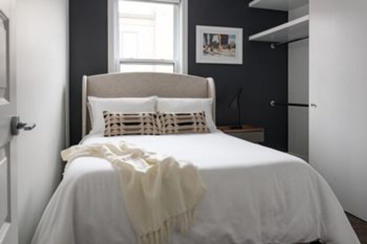Room 10 of 23
