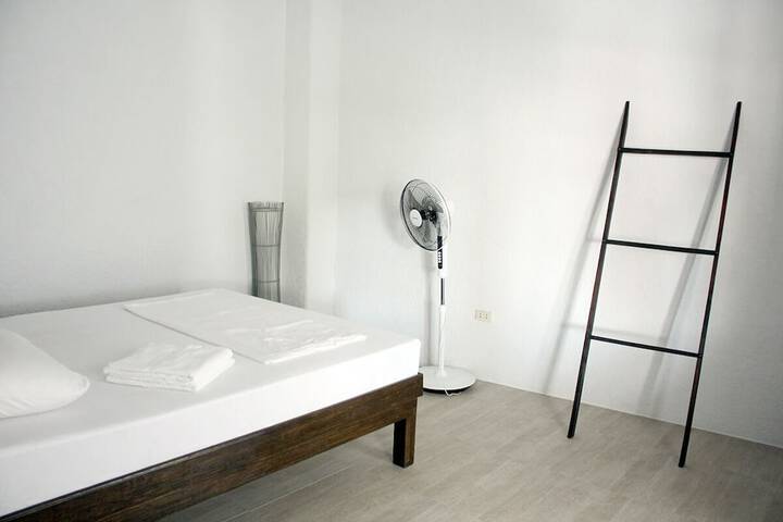 Room 10 of 50
