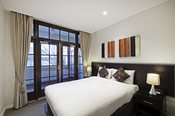 Room 8 of 32