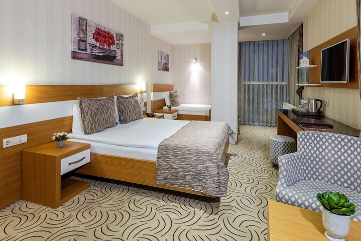 Dies Hotel