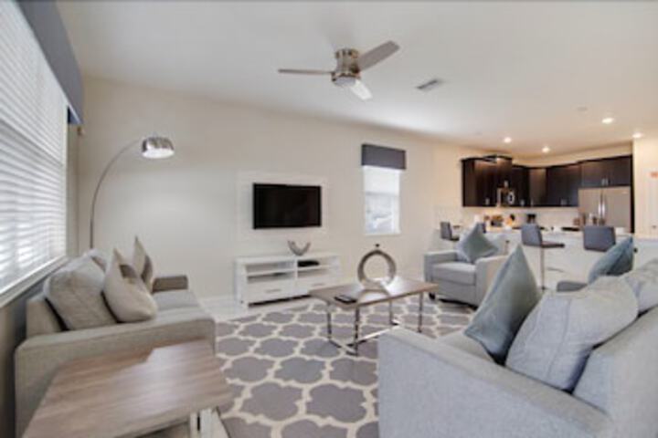 9BR 5BA ChampionsGate Pool Home