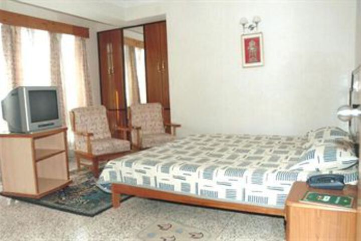 Room 14 of 27
