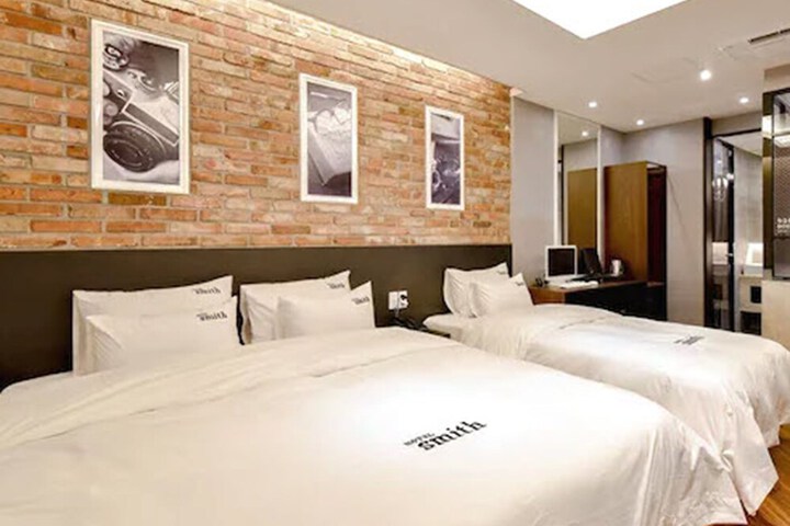 Hotel Smith