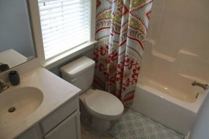 Room 5 of 18