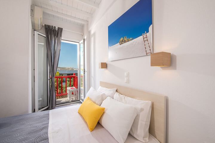 Room 4 of 25