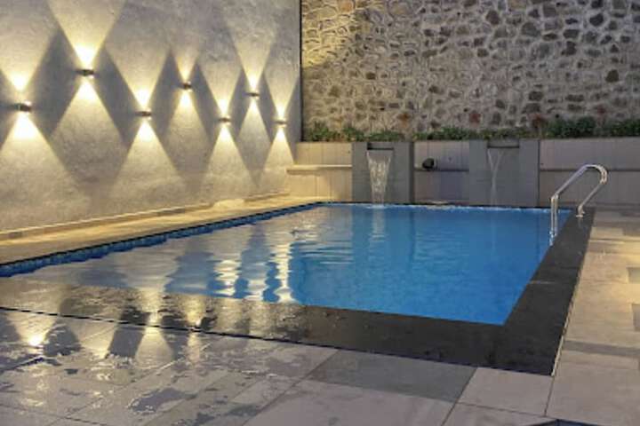Pool 24 of 48