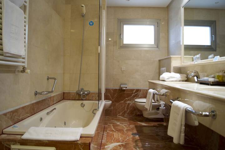 Room 10 of 53