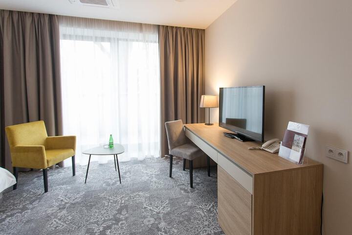 Room 16 of 32