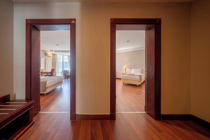Room 35 of 104