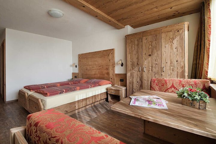 Room 2 of 24
