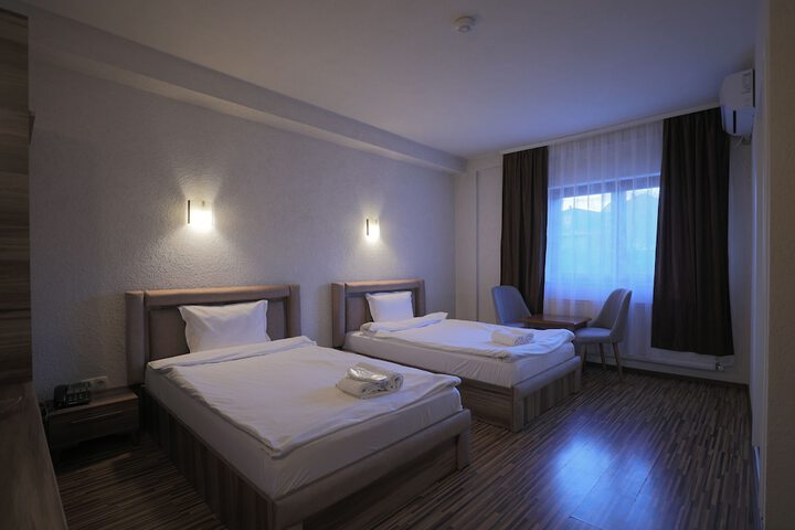 Room 26 of 84