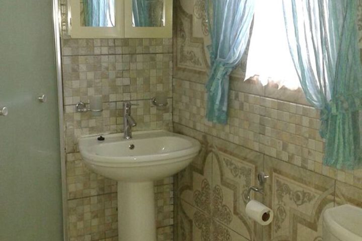 Room 10 of 20