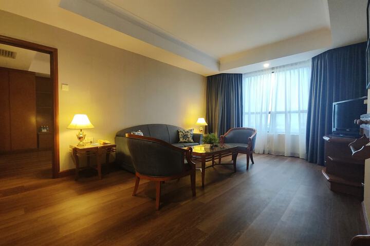 Room 48 of 74