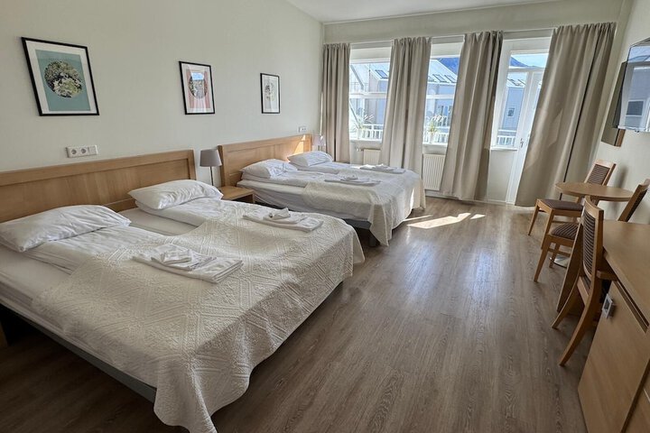 Room 34 of 80