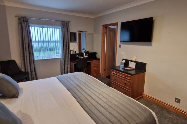 Room 5 of 43