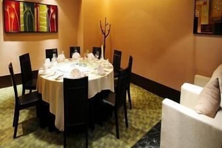 Dining 54 of 70
