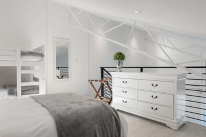 Room 57 of 211