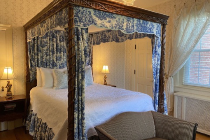 Room 60 of 384
