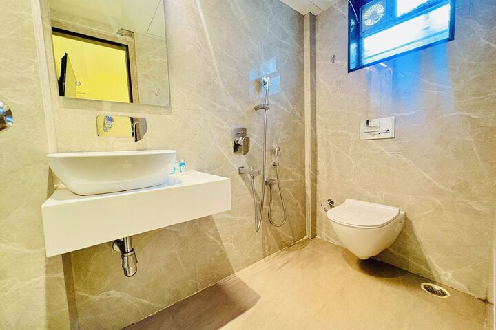 Room 4 of 55