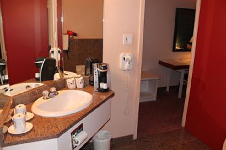 Room 4 of 42