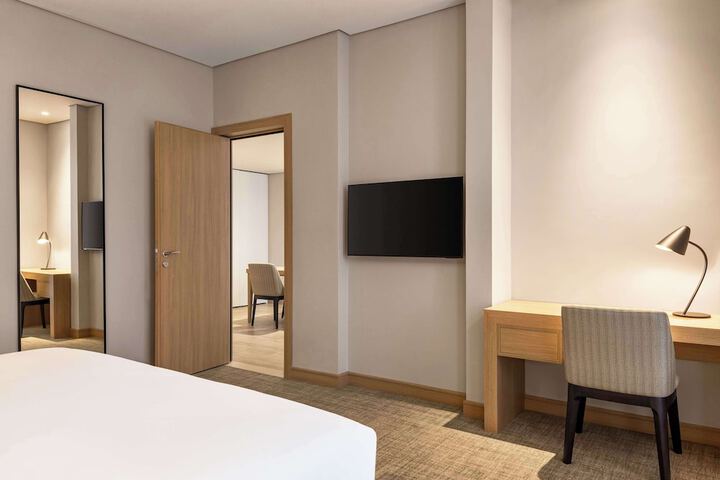 Room 51 of 223