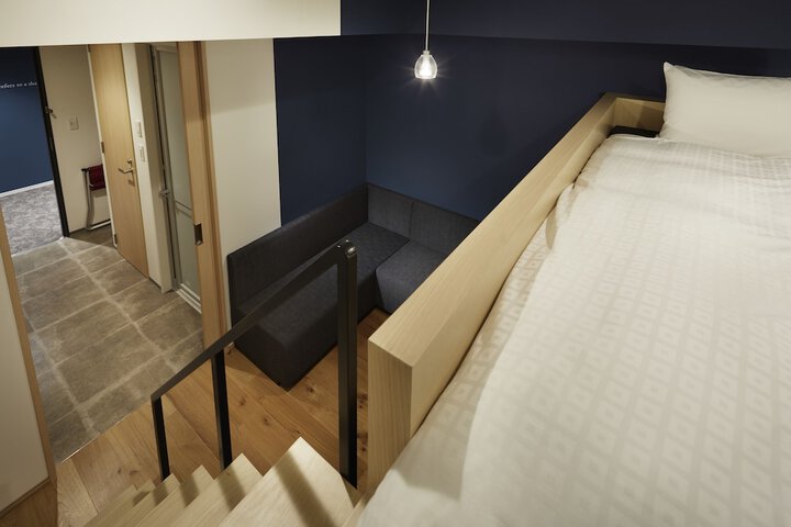 Room 8 of 121