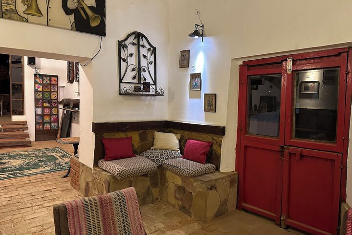 Room 10 of 15