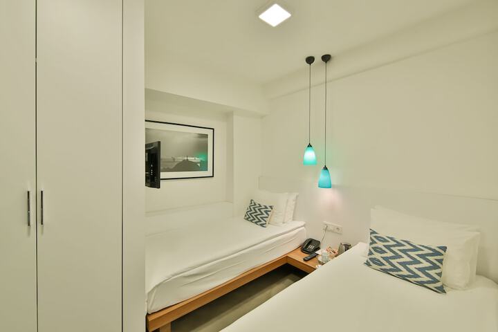 Room 19 of 44