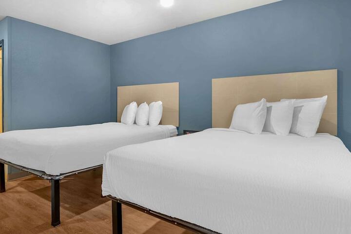 Standard Studio 1 Queen Bed (6 of 10)