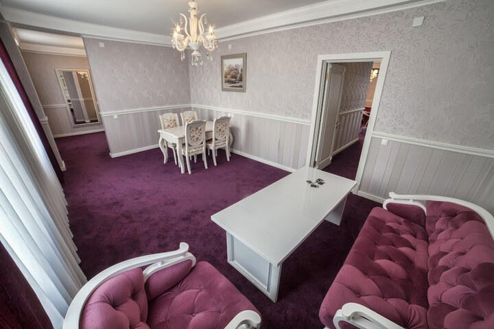 Room 17 of 23