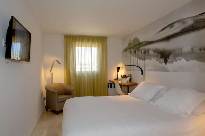 Room 17 of 71
