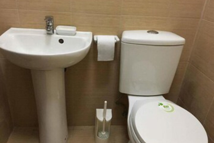 Room 4 of 30