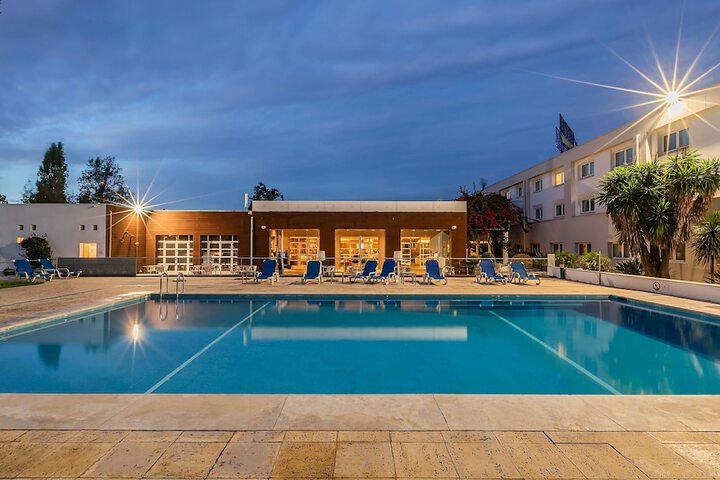Pool 42 of 122