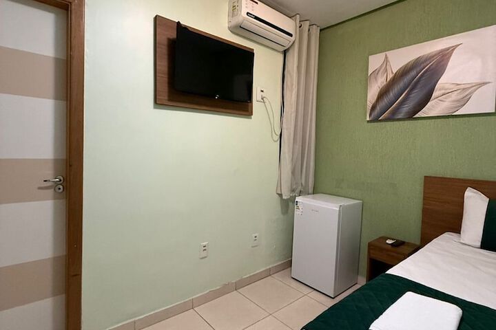 Room 6 of 20