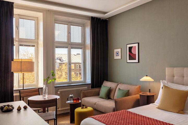 Room 15 of 37