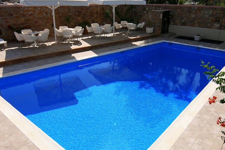 Pool 15 of 30