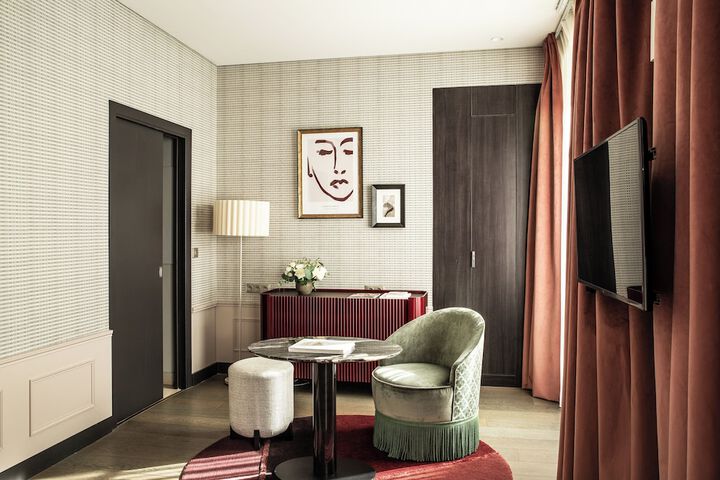 Room 72 of 141