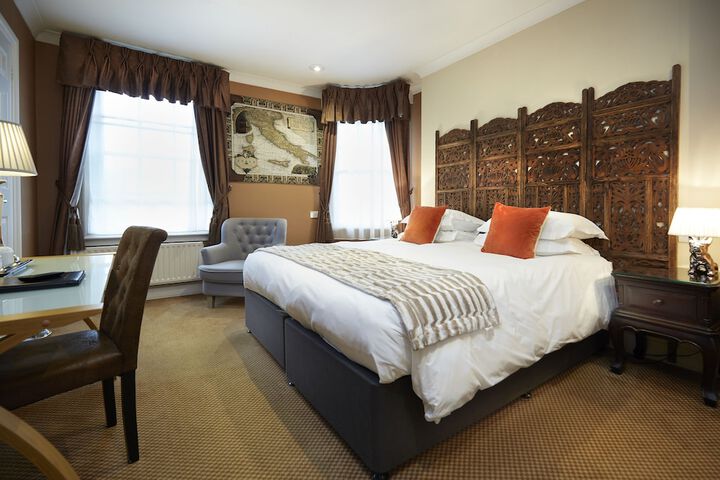 Room 2 of 38