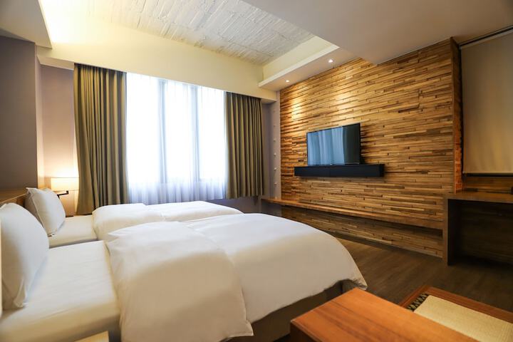 Room 33 of 70