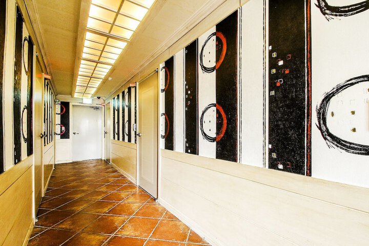 Ballroom/Hall 12 of 41