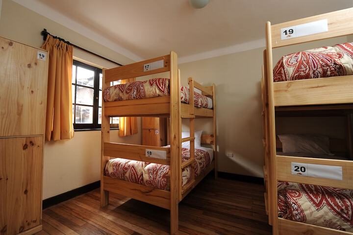 Room 6 of 34