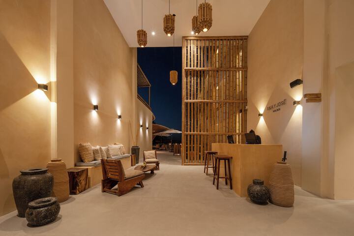 Hotel Interior 4 of 87