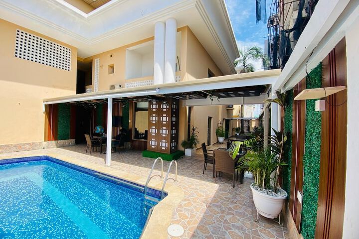 Pool 17 of 28